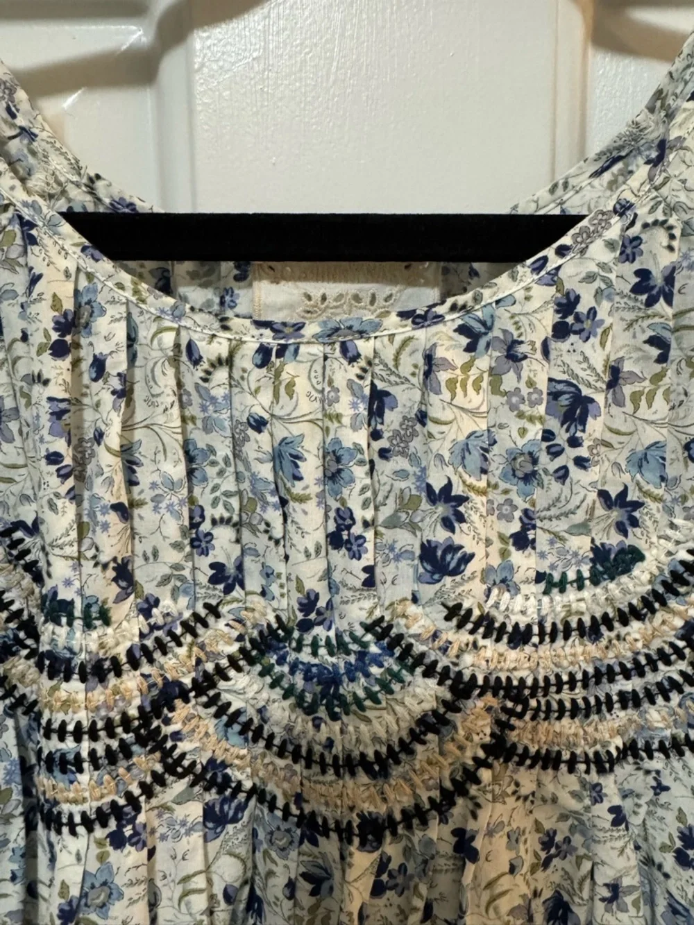 Johnny Was Tatiana Floral Embroidered Top Size Large $250